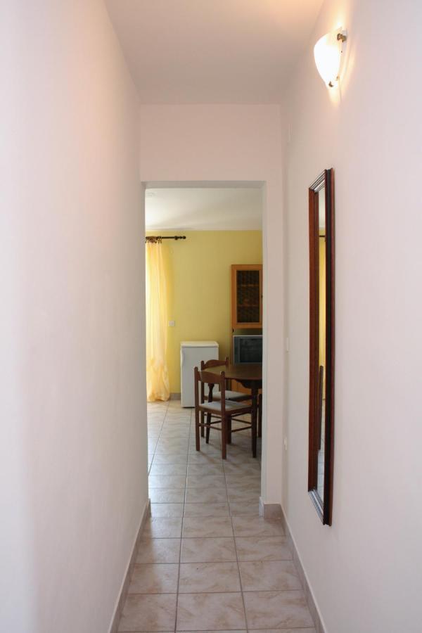 Apartments By The Sea Jezera, Murter - 5063 Bagian luar foto