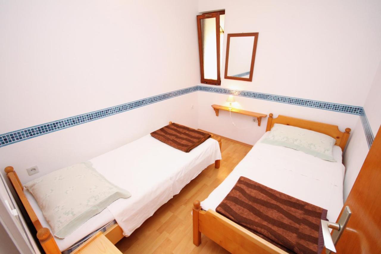 Apartments By The Sea Jezera, Murter - 5063 Bagian luar foto