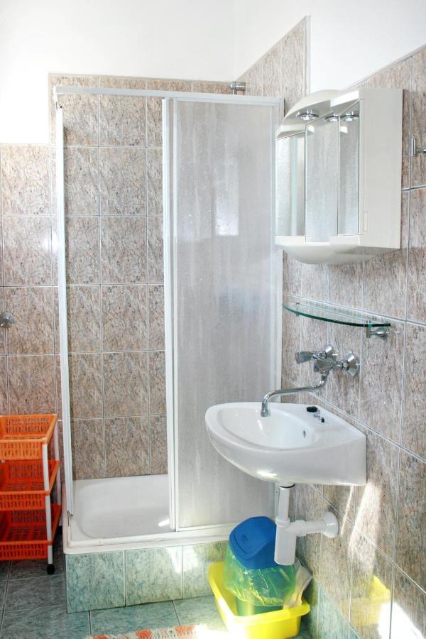 Apartments By The Sea Jezera, Murter - 5063 Bagian luar foto