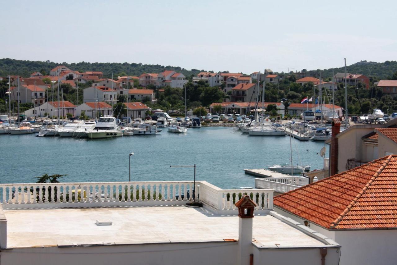 Apartments By The Sea Jezera, Murter - 5063 Bagian luar foto