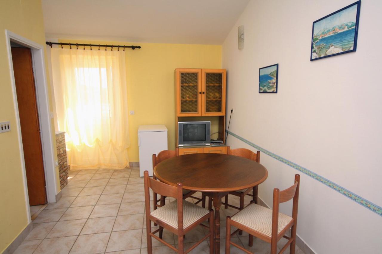 Apartments By The Sea Jezera, Murter - 5063 Bagian luar foto